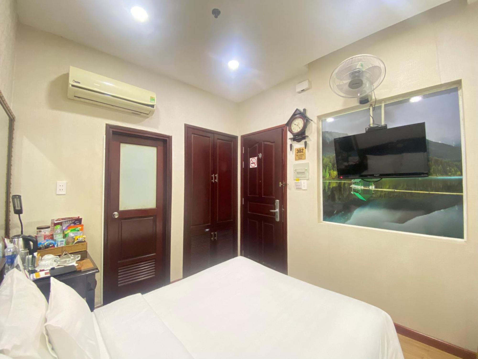Khách sạn A25 - 25 Trương định 2*